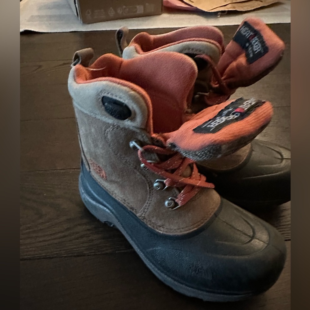 Northface Kids Heatseeker Waterproof Boots - size 1